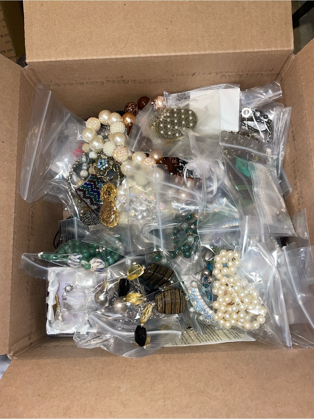 HUGE JEWELRY LOT (mystery)